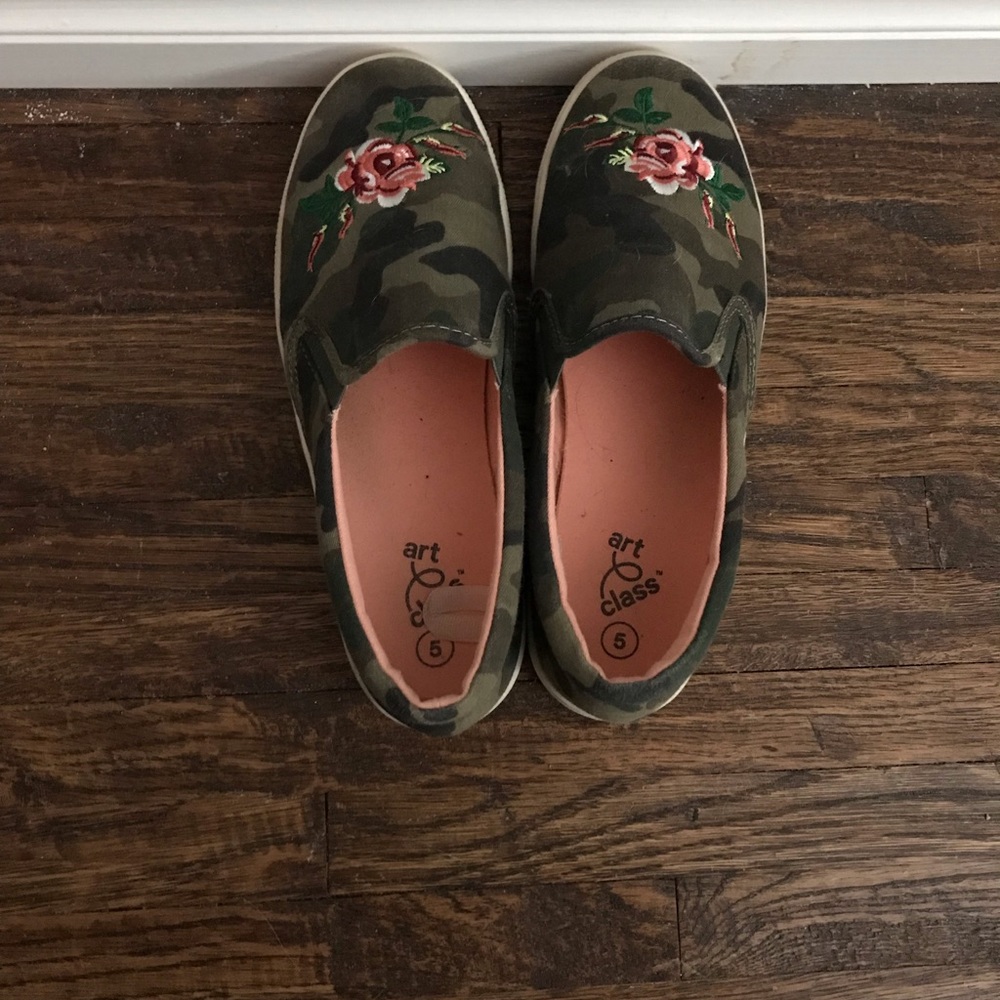 slip on sneakers